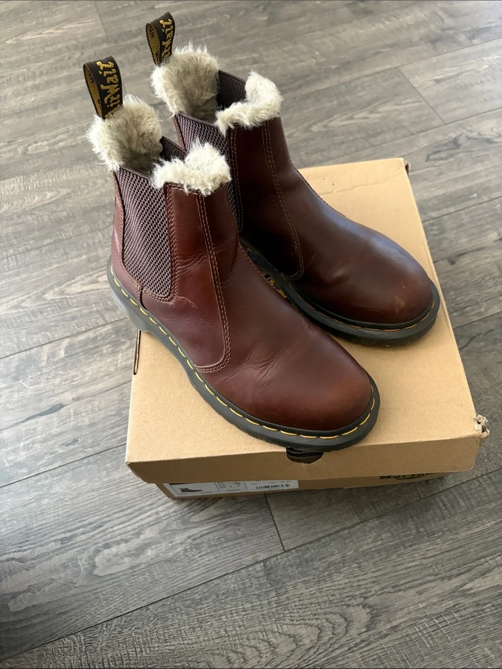 🍁🍂Dr. Martens Brown Faux-Fur Chelsea Ankle Boots🍂🍁